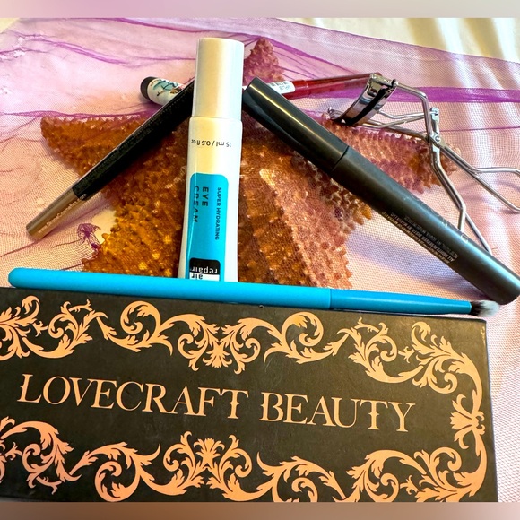 ❤️NWT❤️LOVECRAFT BEAUTY SUPPLIES & A TREASURE TROVE OF MANY MORE… - Picture 2 of 8